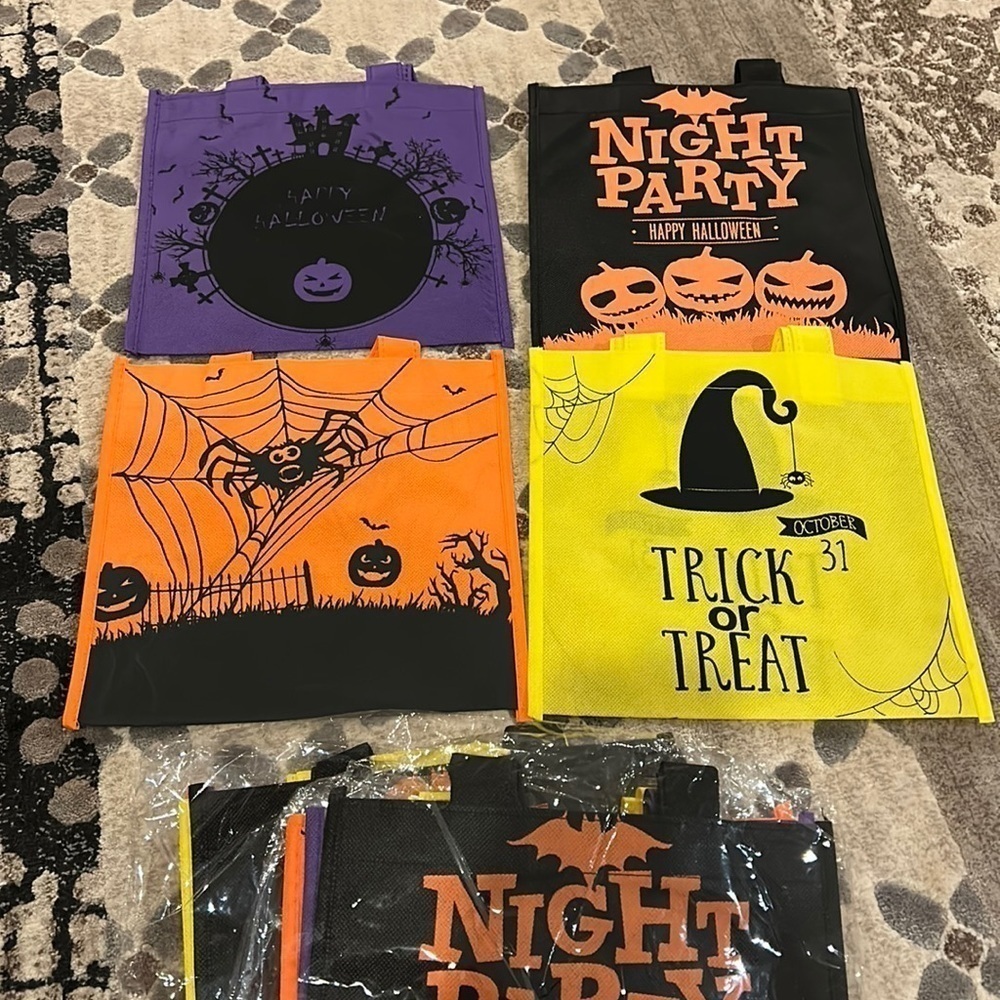 💥2/$10 Halloween treat bags 9x9